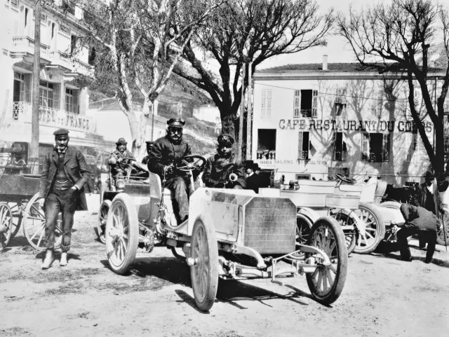 1900 年的 Mercedes 35 hp